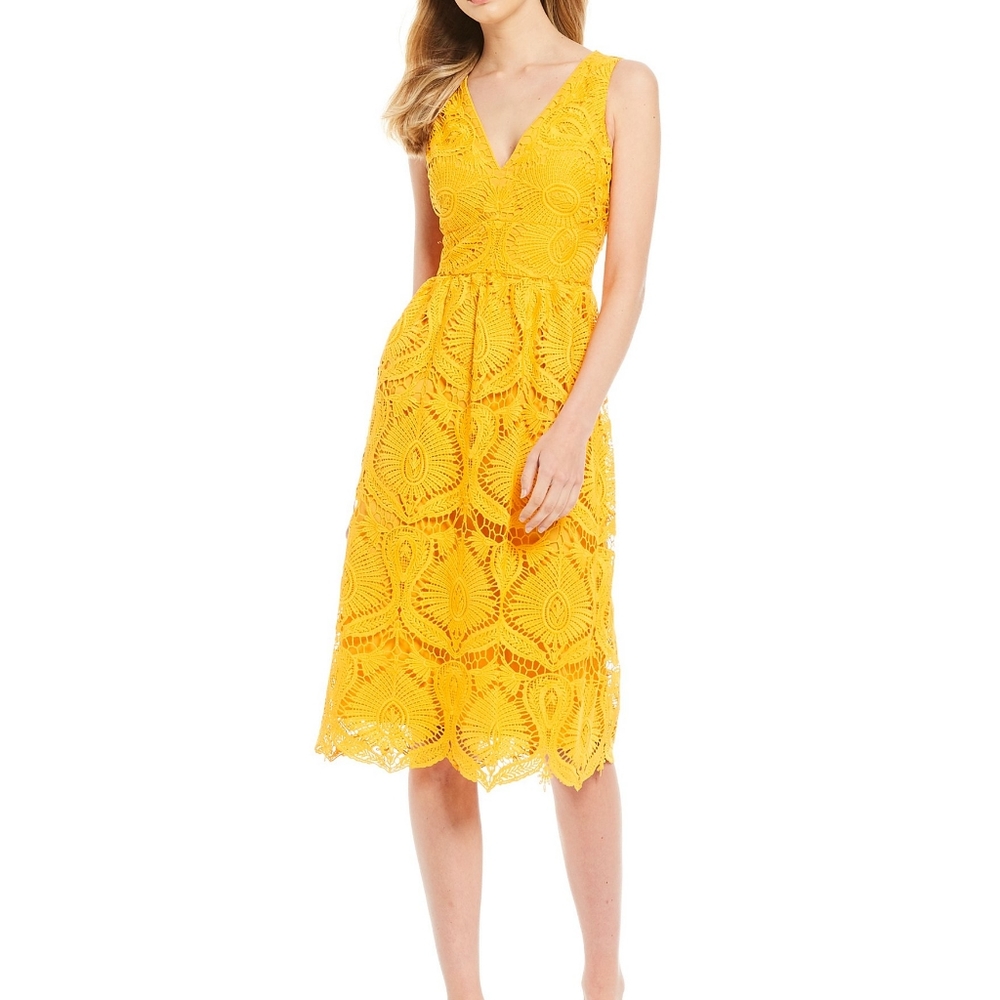 Lace yellow midi dress